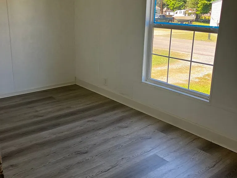 1626 Bradley Ln — Photo 18