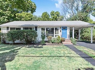 16 Ravenswood Rd, Waltham, MA 02453