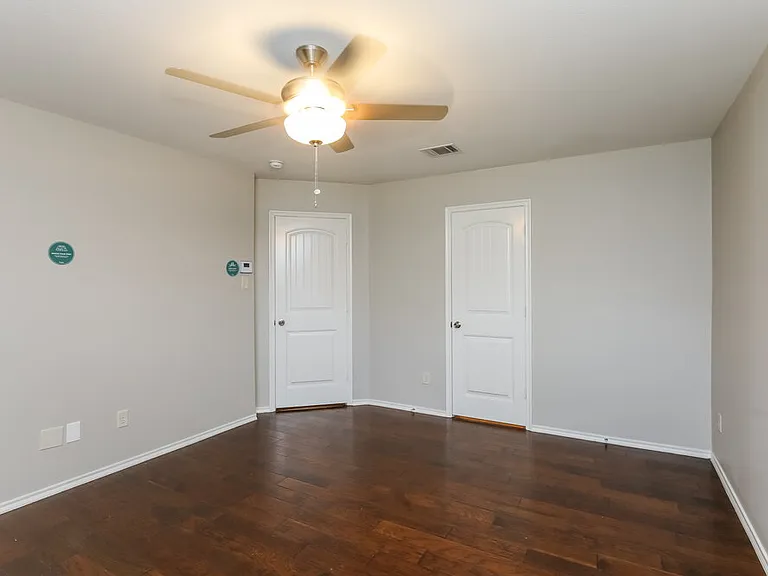 2116 Meadow View Dr — Photo 11