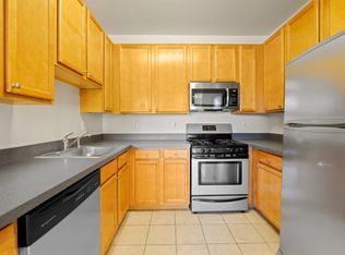 308 Union Ct APT 302, Perth Amboy, NJ 08861