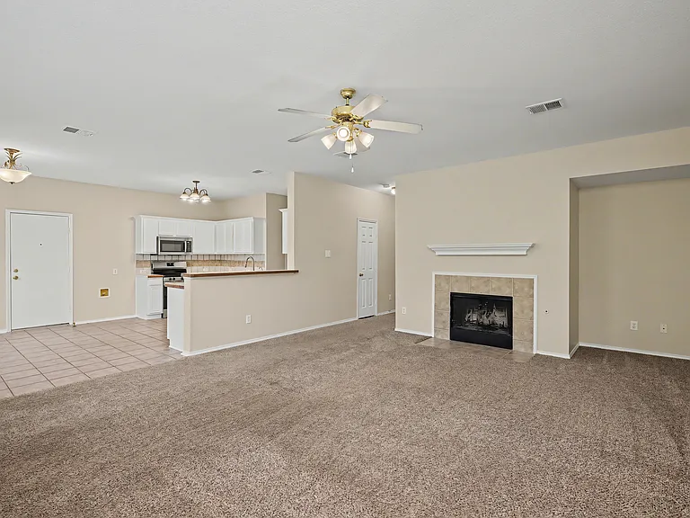 8401 Tribute Ln — Photo 6