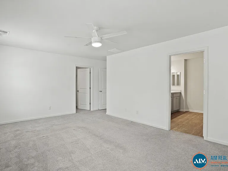127 Auditorium Rd — Photo 23