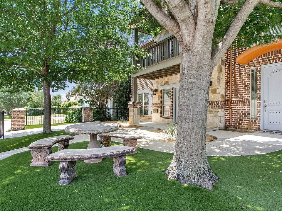 3120 Rogers Ave