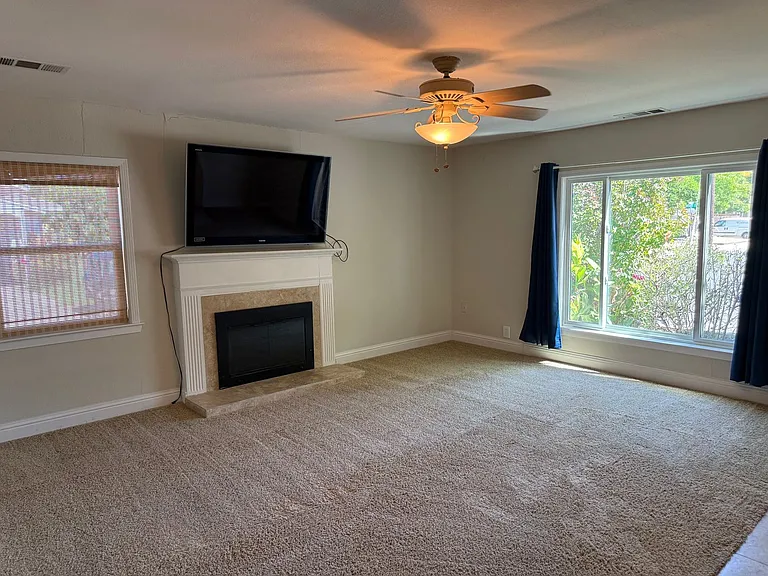 261 Gregory Ln — Photo 9