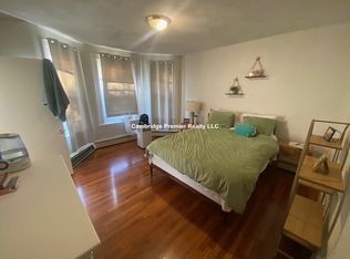 327 Columbia St #3, Cambridge, MA 02141