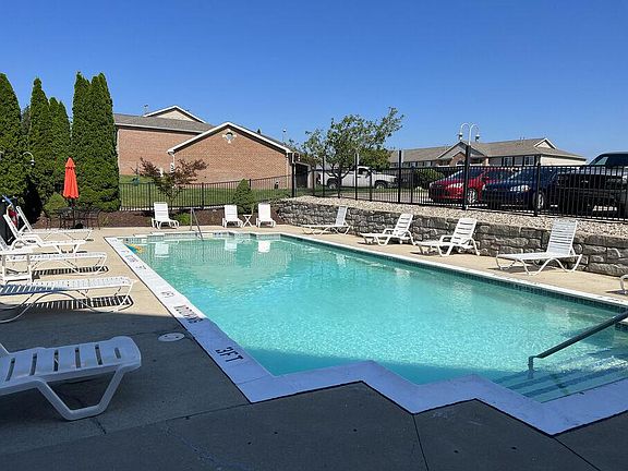3rd image of 1400 Gallery Place Dr