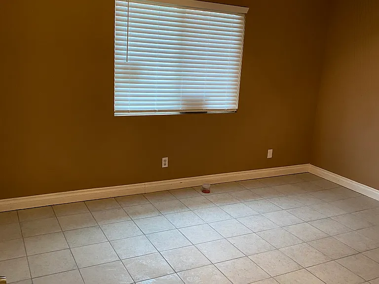16510 Lakeshore Dr — Photo 12