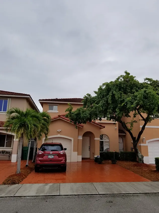 3 bed, 2.5 bath, 1680 sqft, $850 — Photo 1