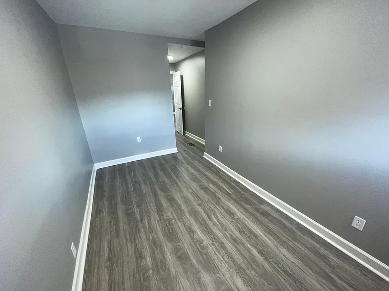 4 Copperfield Ave — Photo 8