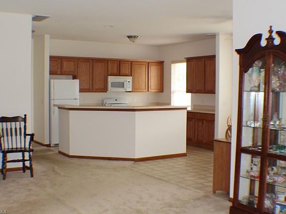 4th image of 5320 Arlington Ln