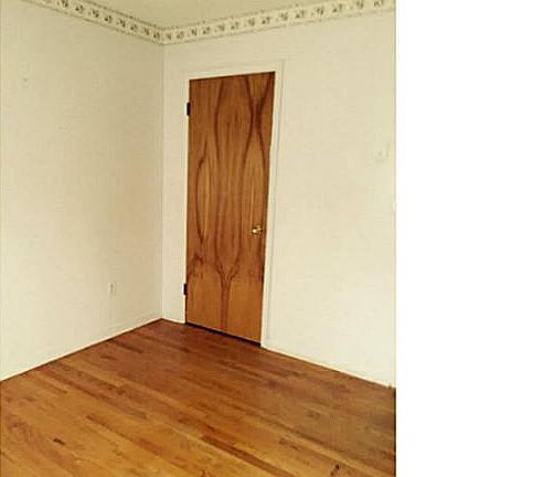 5th image of 4 Black Ave E #Ss
