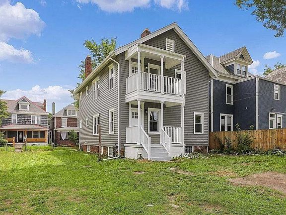 2nd image of 699 Oakwood Ave