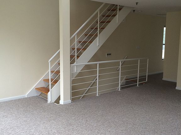 3rd image of 100 Chatterton Pkwy #8