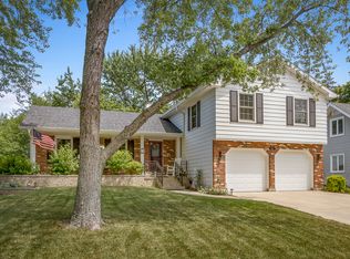 1585 N Summit St, Wheaton, IL 60187