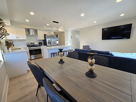 5th image of 4000 Forest Ave #6