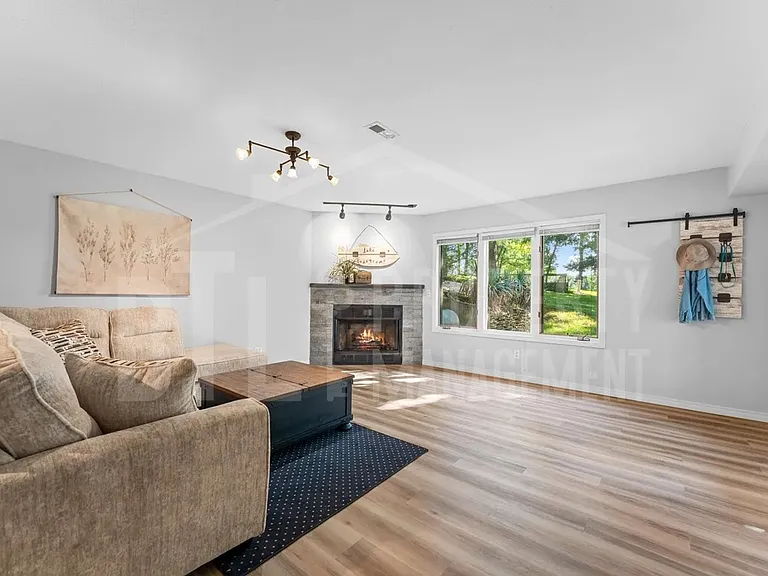 185 Eagle Pointe Dr — Photo 19