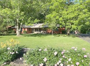 2330 Stoner Dr W, Charleston, IL 61920