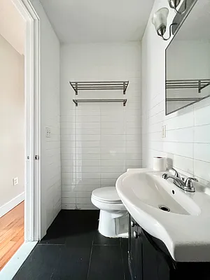 Rented by Zjama Realty Corp | media 5