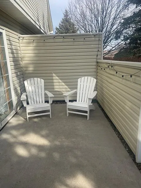 3 bed, 1406 sqft, $2,190 — Photo 3