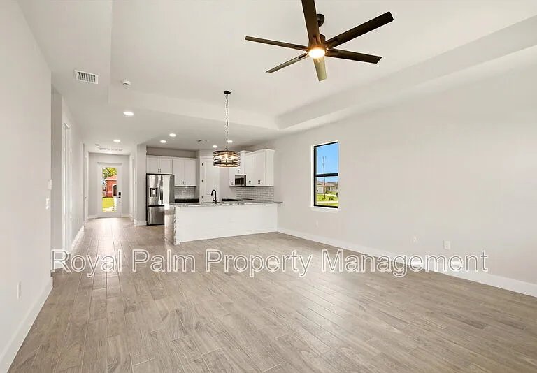 3750 NE 13th Ave — Photo 9