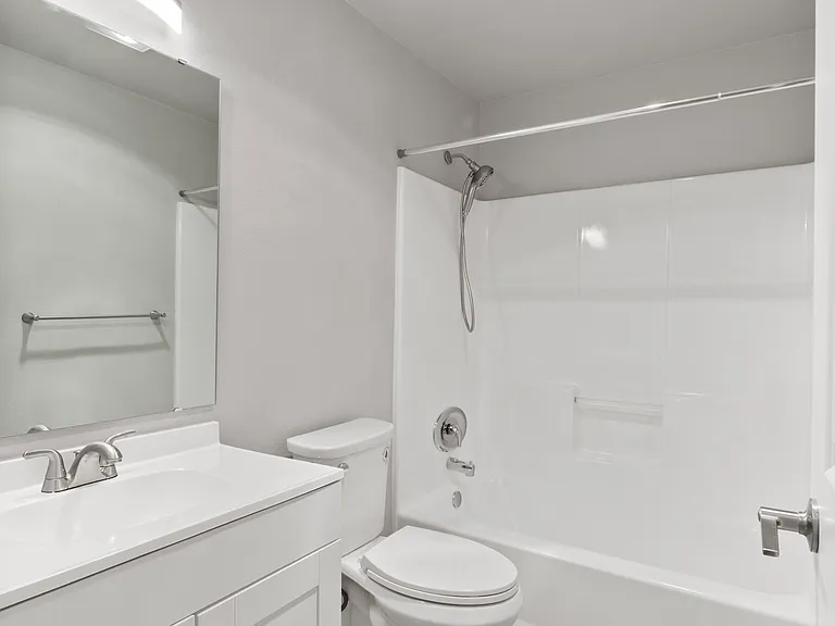 Chambers Crest Apartments — Photo 15