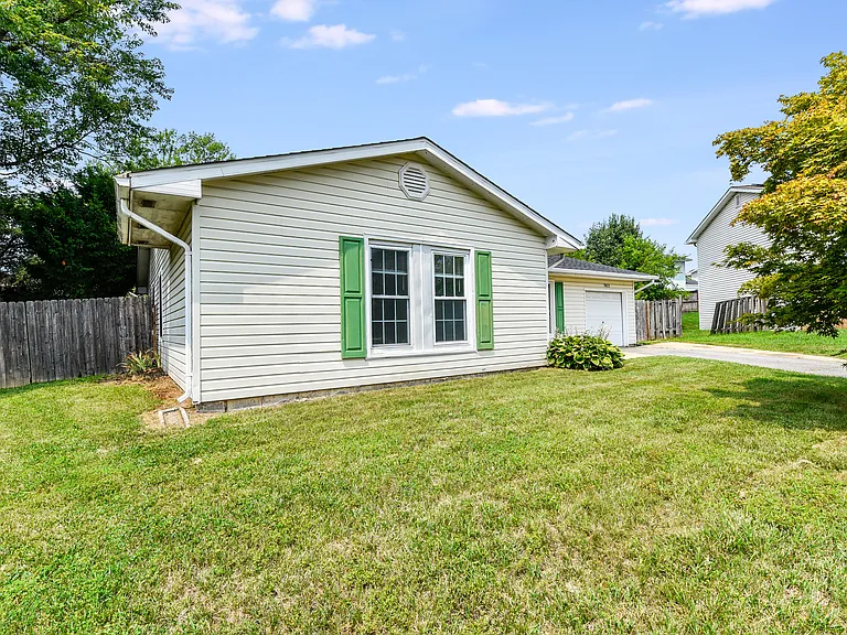 7822 Citadel Ct — Photo 1