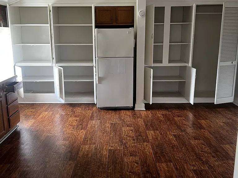 28 Frederick St #5 — Photo 2