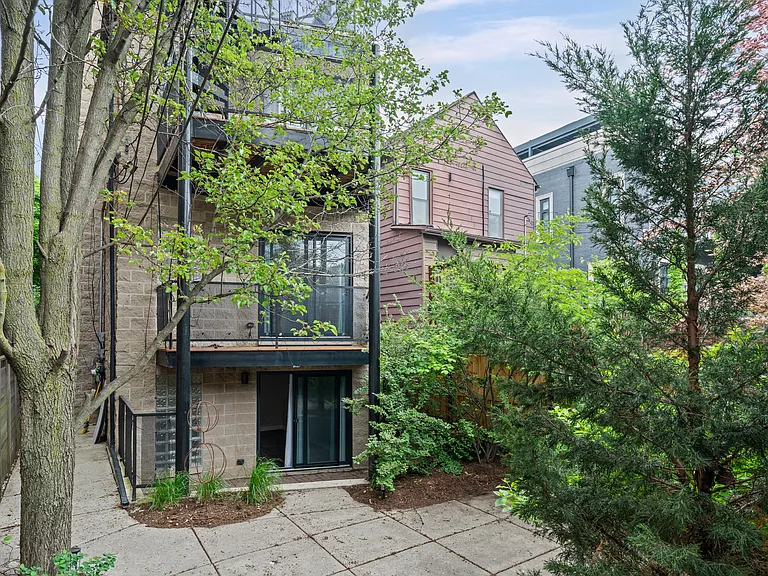 1747 N Wolcott Ave #1 — Photo 23