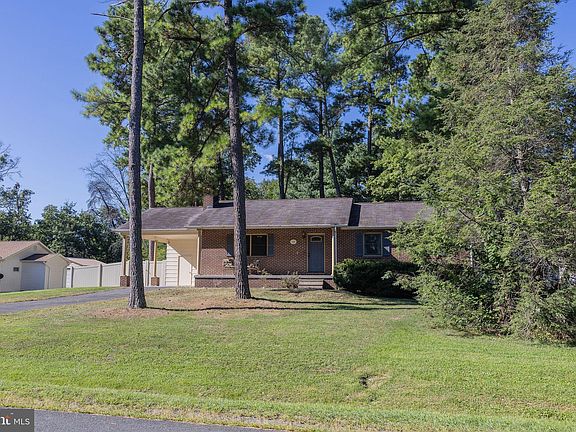 3rd image of 134 Buckingham Dr