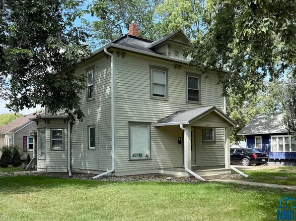 202 Prospect St, Vermillion, SD 57069