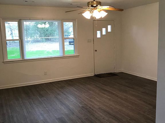 2nd image of 109 Spencer Ln