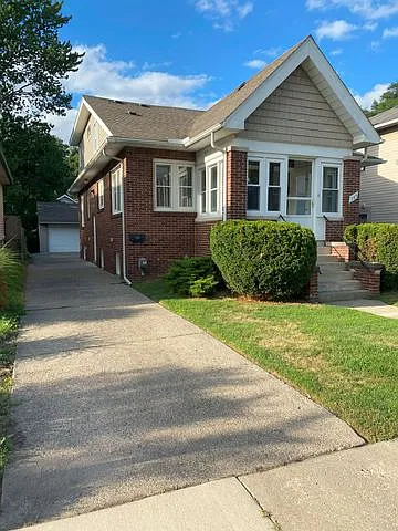 145 E Maplehurst St Photo 1