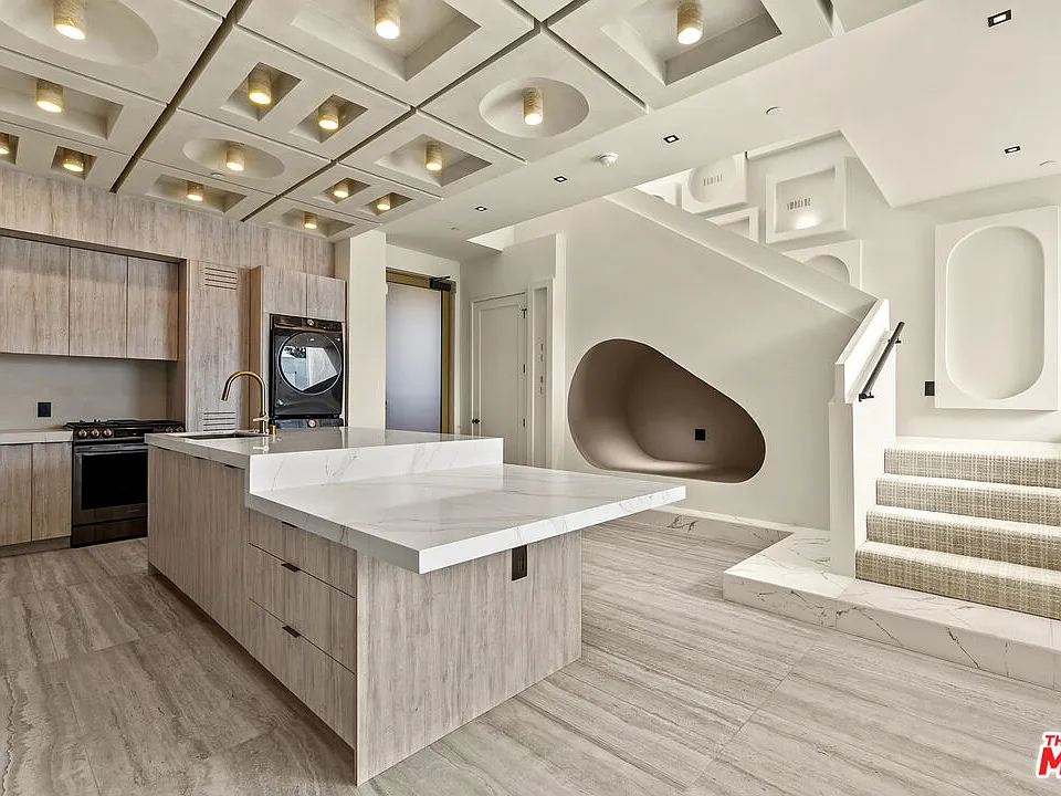 1021 N Ogden Dr #Penthouse 6