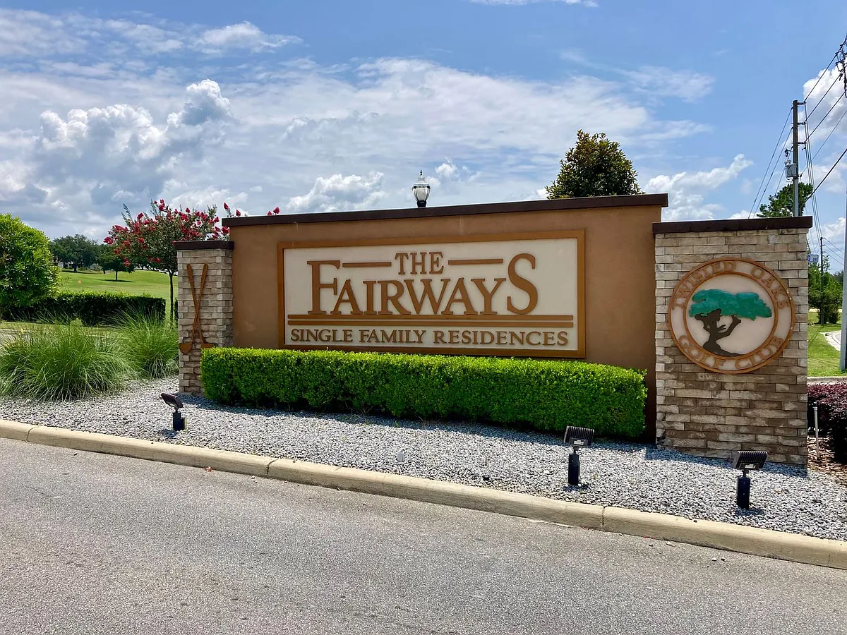 Building Photo - 614 W Fairways View Dr