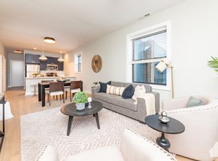 4409 W Montrose Ave #3B, Chicago, IL 60641