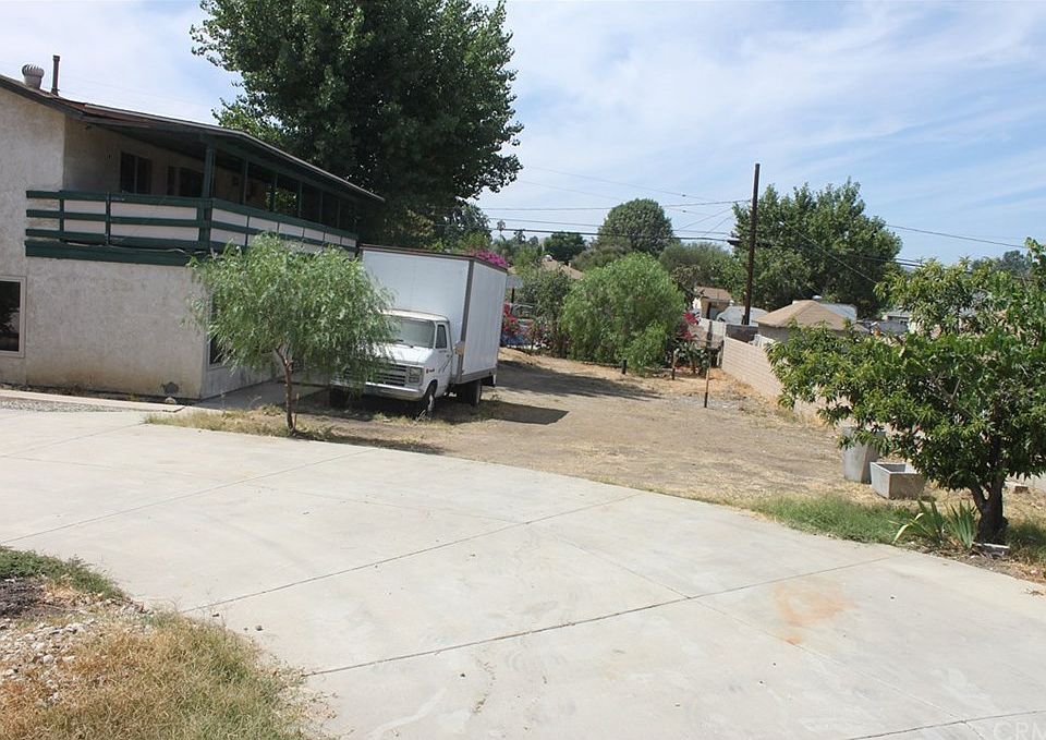 1st image of 4416 Country Club Dr