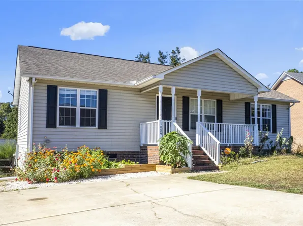 1009 Braxton Dr, Concord, NC 28025