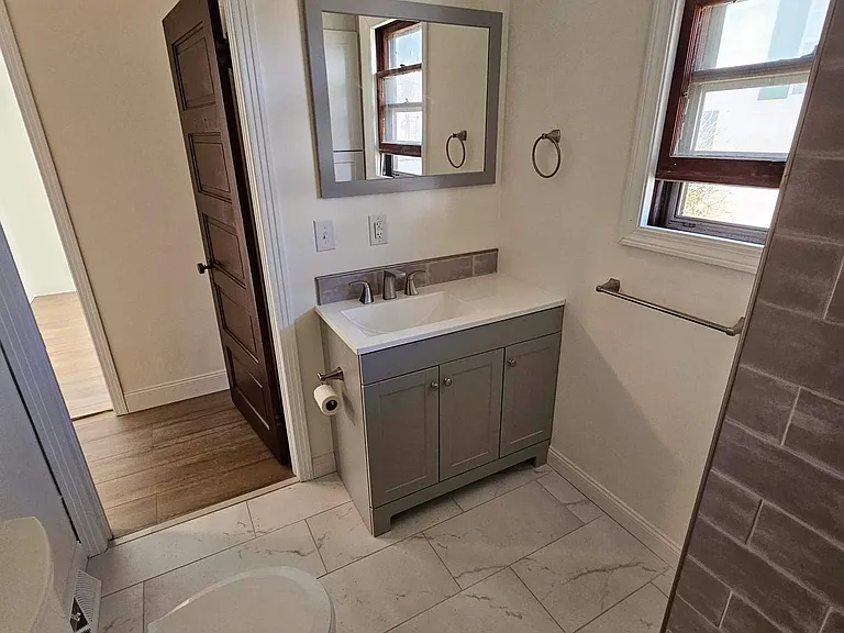 110 S Hopkins St #1 — Photo 10