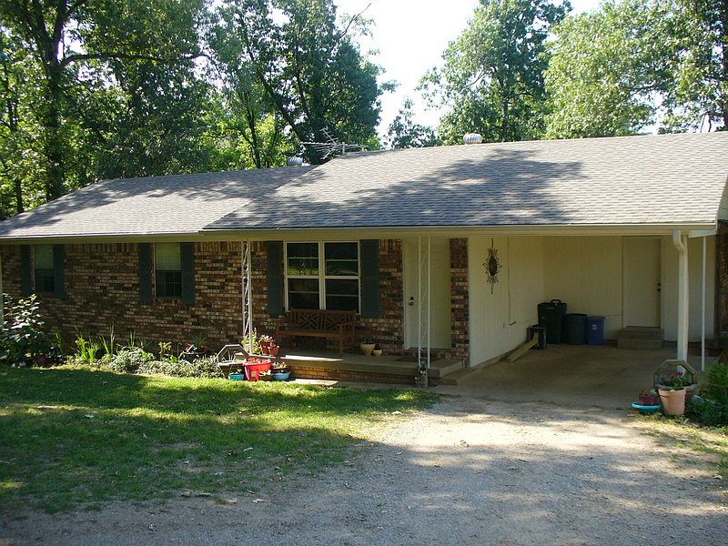 Front of House
						:
						New 40 yr Architectural Roof.