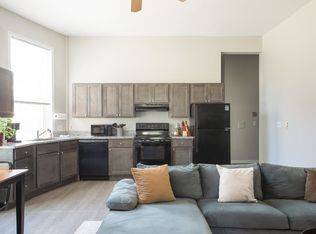 1425 W Kilbourn Ave #101, Milwaukee, WI 53233