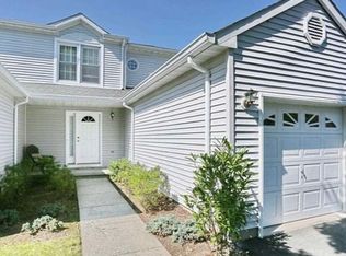 56 Foxwood Sq N, Westwood, NJ 07675
