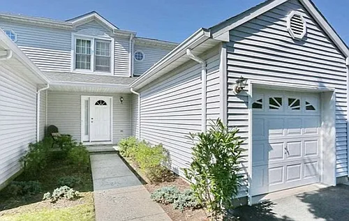 56 Foxwood Sq N Photo 1