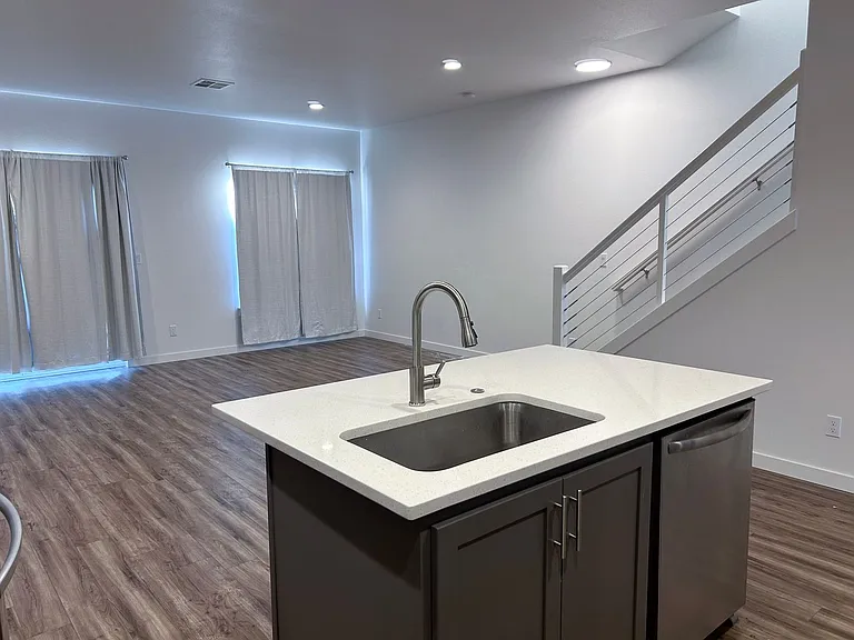 6127 Blue River Dr SE — Photo 5