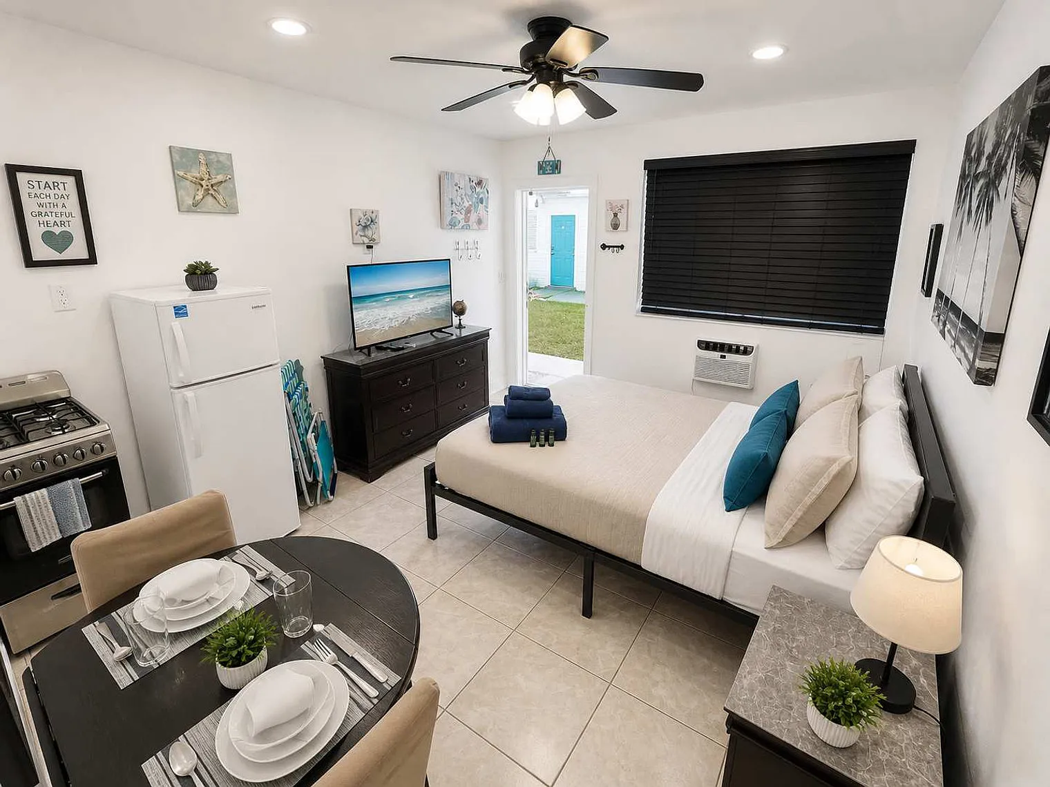 Studio, 1.0 bath, 290 sqft, $2,045 — Photo 2