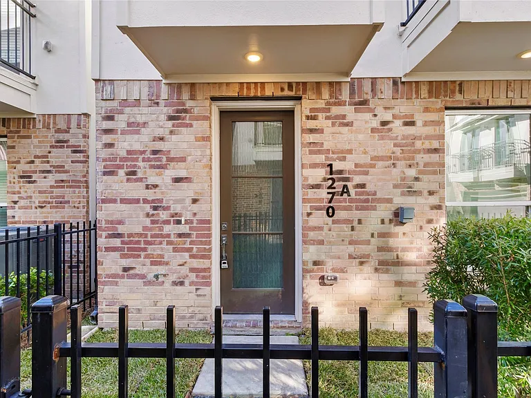 1270 N Post Oak Rd #A — Photo 9