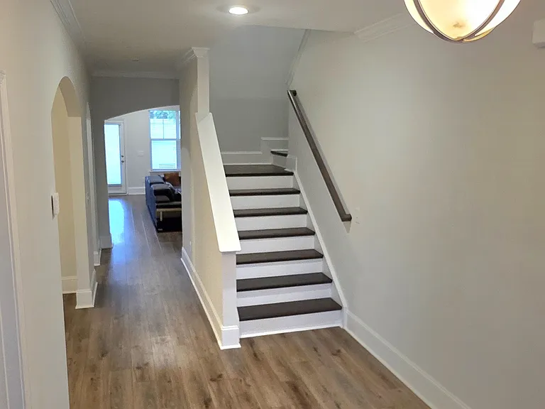 121 Horace Ct — Photo 3