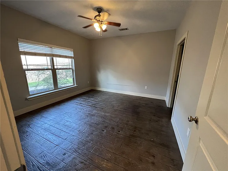 252 Lee Ln — Photo 4