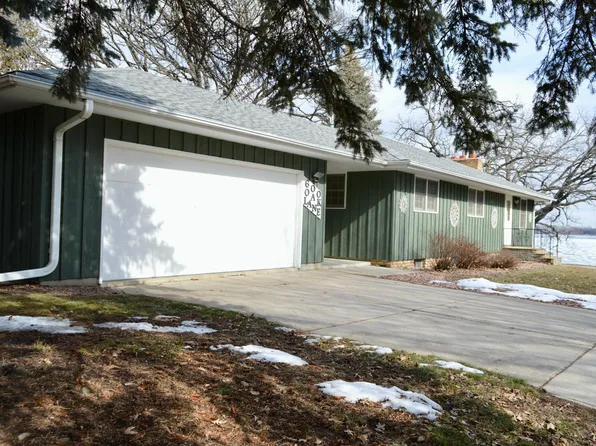 600 Oak Ln NW, Willmar, MN 56201