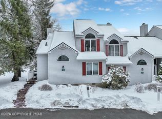 22 Mountainwoods Dr, Lake Harmony, PA 18624