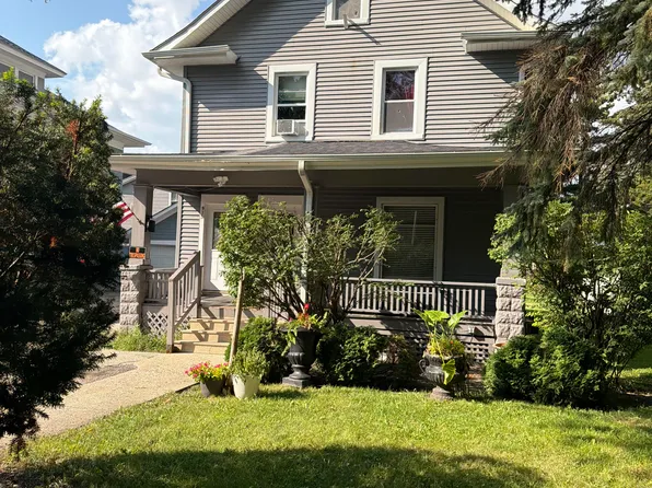 933-935 Garfield Ave, Aurora, IL 60506